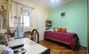 VENTA 4 AMBIENTES c/BALCÓN FRENTE 1°Piso TIPO CASA