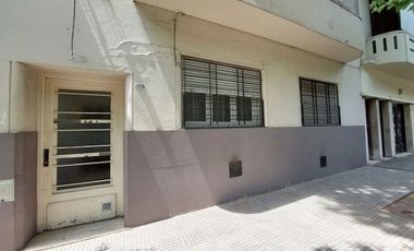 VENTA 4 AMBIENTES c/BALCÓN FRENTE 1°Piso TIPO CASA