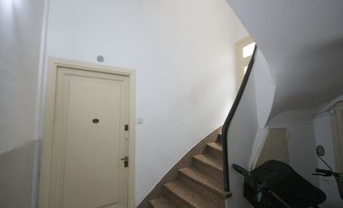 VENTA 4 AMBIENTES c/BALCÓN FRENTE 1°Piso TIPO CASA