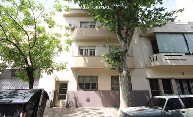 VENTA 4 AMBIENTES c/BALCÓN FRENTE 1°Piso TIPO CASA