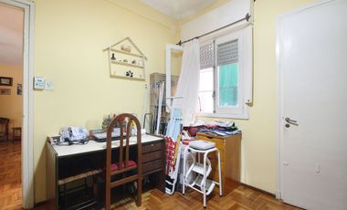 VENTA 4 AMBIENTES c/BALCÓN FRENTE 1°Piso TIPO CASA