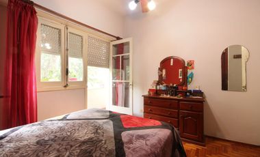 VENTA 4 AMBIENTES c/BALCÓN FRENTE 1°Piso TIPO CASA
