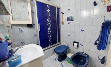 VENTA 4 AMBIENTES c/BALCÓN FRENTE 1°Piso TIPO CASA