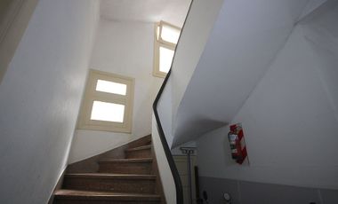 VENTA 4 AMBIENTES c/BALCÓN FRENTE 1°Piso TIPO CASA
