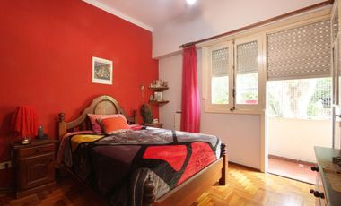 VENTA 4 AMBIENTES c/BALCÓN FRENTE 1°Piso TIPO CASA