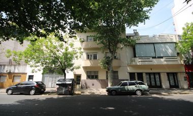 VENTA 4 AMBIENTES c/BALCÓN FRENTE 1°Piso TIPO CASA
