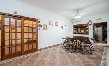EXCLUSIVA CASA EN VENTA CON QUINCHO Y PILETA