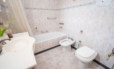 EXCLUSIVA CASA EN VENTA CON QUINCHO Y PILETA