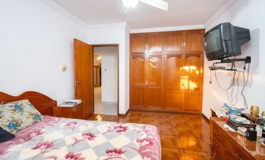 EXCLUSIVA CASA EN VENTA CON QUINCHO Y PILETA