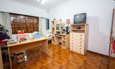 EXCLUSIVA CASA EN VENTA CON QUINCHO Y PILETA