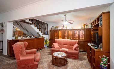 EXCLUSIVA CASA EN VENTA CON QUINCHO Y PILETA