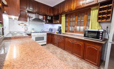 EXCLUSIVA CASA EN VENTA CON QUINCHO Y PILETA