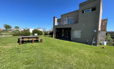 VENTA CASA 5 AMBIENTES  BAN SEBASTIAN OPORTUNIDAD