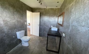 VENTA CASA 5 AMBIENTES  BAN SEBASTIAN OPORTUNIDAD