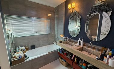 VENTA CASA 7 AMBIENTES LA LOMADA