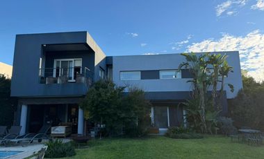 VENTA CASA 7 AMBIENTES LA LOMADA