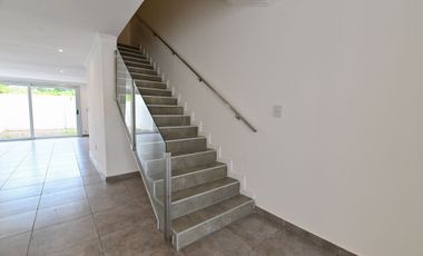 SE VENDE DUPLEX  DOS DORMITORIOS  A ESTRENAR
