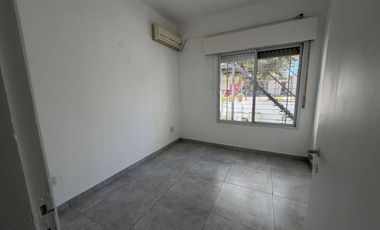 VENTA CASA 2 DORMITORIOS PATIO Y COCHERA