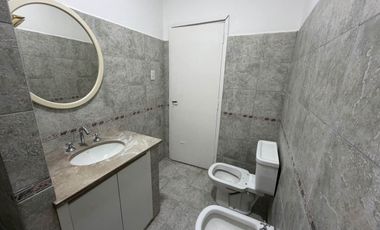 VENTA CASA 2 DORMITORIOS PATIO Y COCHERA