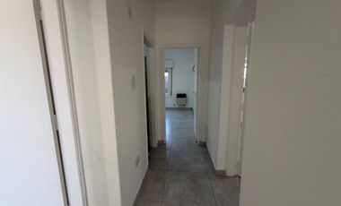 VENTA CASA 2 DORMITORIOS PATIO Y COCHERA