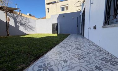 VENTA CASA 2 DORMITORIOS PATIO Y COCHERA