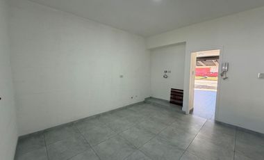 VENTA CASA 2 DORMITORIOS PATIO Y COCHERA