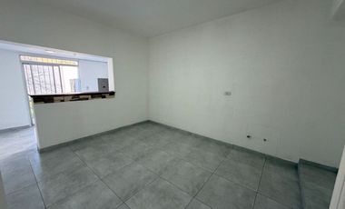 VENTA CASA 2 DORMITORIOS PATIO Y COCHERA