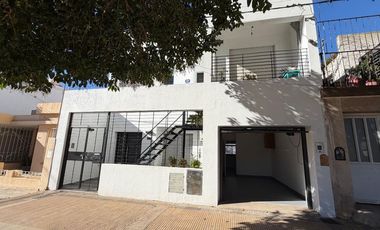 VENTA CASA 2 DORMITORIOS PATIO Y COCHERA