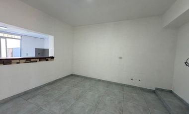 VENTA CASA 2 DORMITORIOS PATIO Y COCHERA