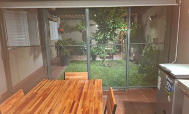 SE VENDE CASA DE 3 DORMITORIOS CON 2 COCHERAS!
