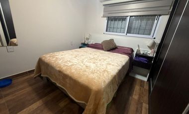 SE VENDE CASA DE 3 DORMITORIOS CON 2 COCHERAS!