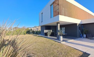Venta Casa en Greenvile, Barrio D (Villa 4)