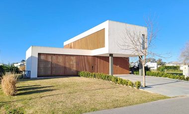 Venta Casa en Greenvile, Barrio D (Villa 4)