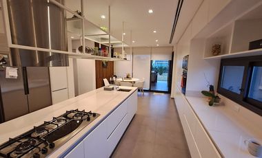 Venta Casa en Greenvile, Barrio D (Villa 4)
