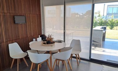 Venta Casa en Greenvile, Barrio D (Villa 4)