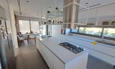 Venta Casa en Greenvile, Barrio D (Villa 4)