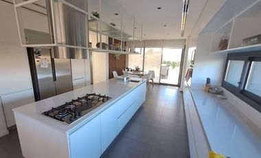 Venta Casa en Greenvile, Barrio D (Villa 4)