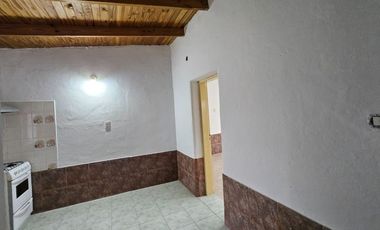 ALQUILER DE LOCAL COMERCIAL - PLOTTIER CENTRO