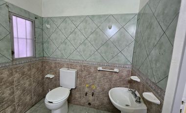 ALQUILER DE LOCAL COMERCIAL - PLOTTIER CENTRO