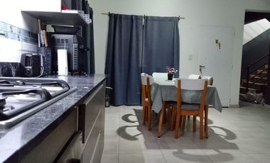 Venta casa 4 dormitorios y Quincho en La Casona 2