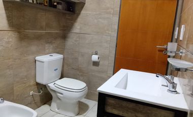 Venta casa 4 dormitorios y Quincho en La Casona 2