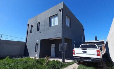 Venta casa 4 dormitorios y Quincho en La Casona 2