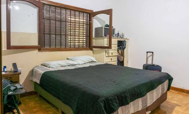 CASA 4 DORMITORIOS EN VENTA , CITY BELL.