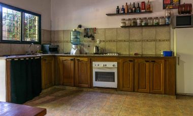CASA 4 DORMITORIOS EN VENTA , CITY BELL.