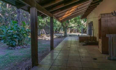 CASA 4 DORMITORIOS EN VENTA , CITY BELL.