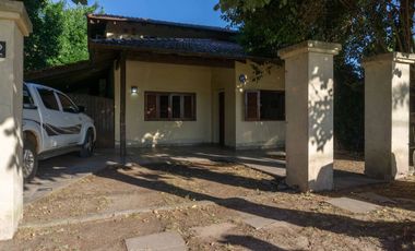 CASA 4 DORMITORIOS EN VENTA , CITY BELL.
