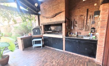 CASA EN VENTA DON TORCUATO - 5 AMB + QUINCHO 4 AMB