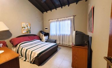 CASA EN VENTA DON TORCUATO - 5 AMB + QUINCHO 4 AMB