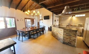 CASA EN VENTA DON TORCUATO - 5 AMB + QUINCHO 4 AMB