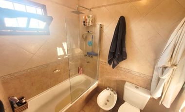 CASA EN VENTA DON TORCUATO - 5 AMB + QUINCHO 4 AMB